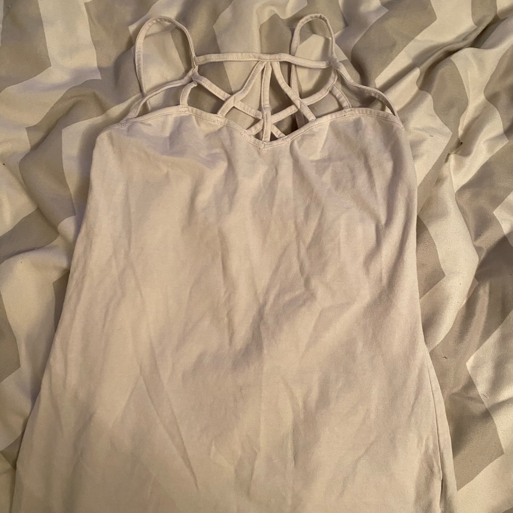 🍓 3 for $30🍓 white criss crossed tank top